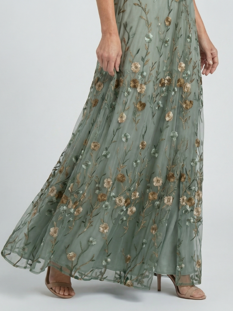 Selora | Floral Embroidered Maxi