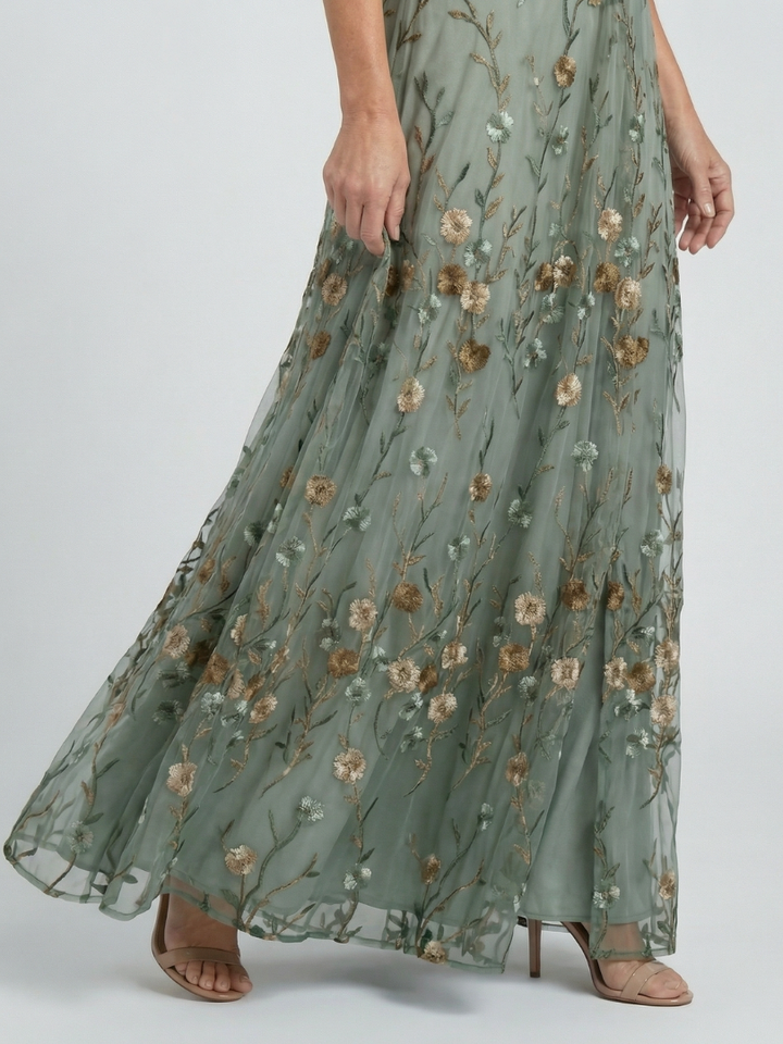 Selora | Floral Embroidered Maxi