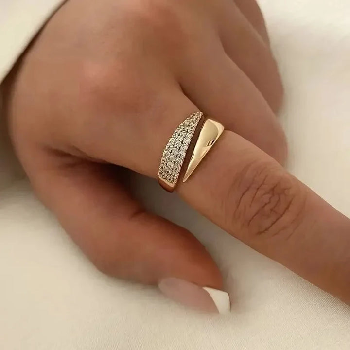 Elegant ring with stunning stones