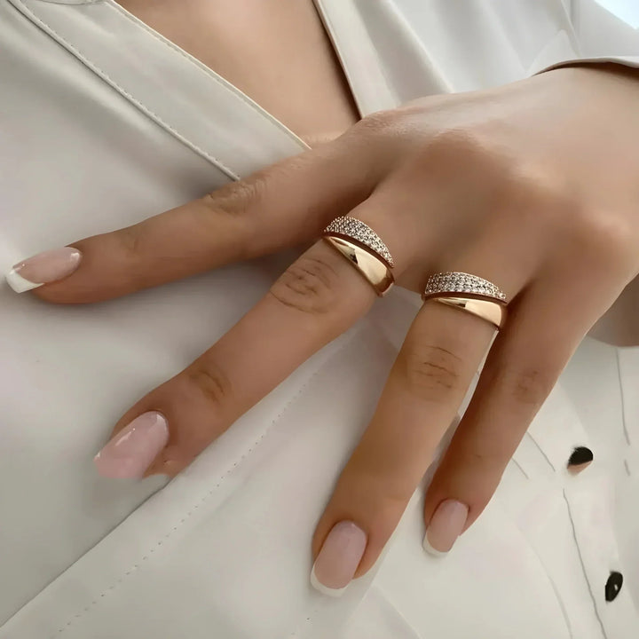 Elegant ring with stunning stones